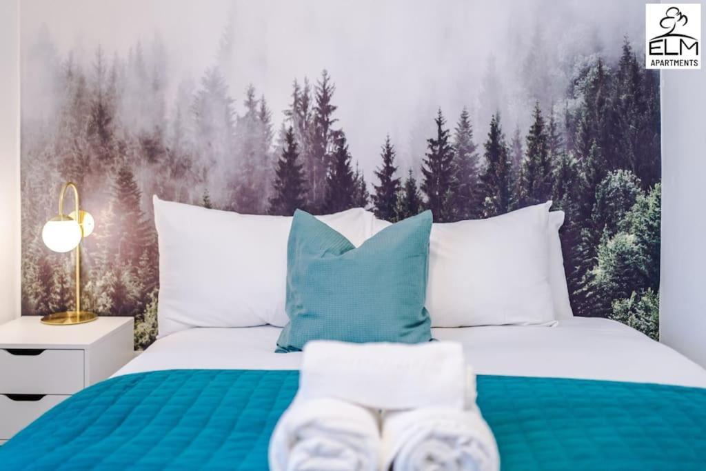 Cozy 1 Bedroom Apartment, Prime Location , Free Parking Manchester Bagian luar foto